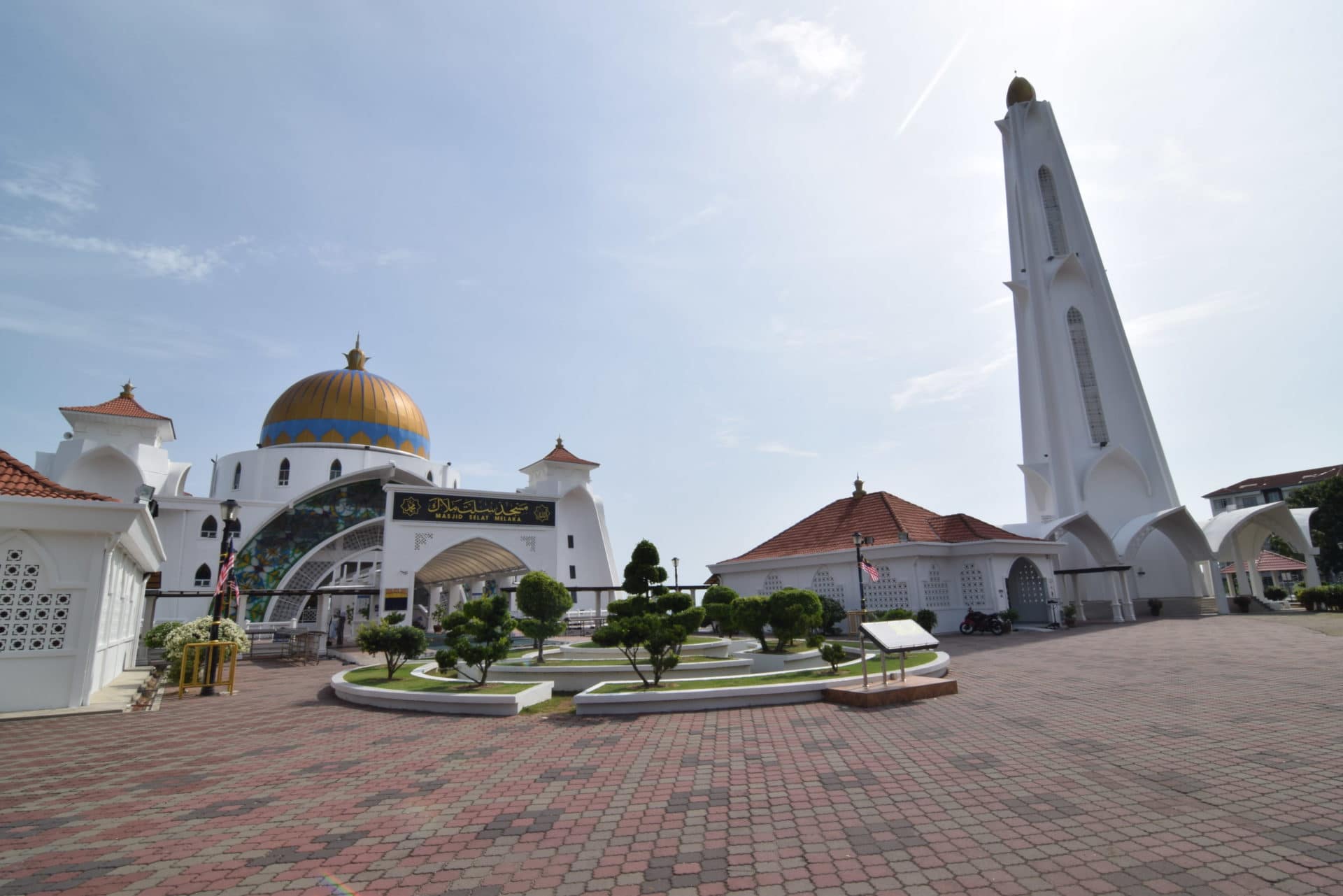 Floating Mosque in Malaysia to show Islamic Culture