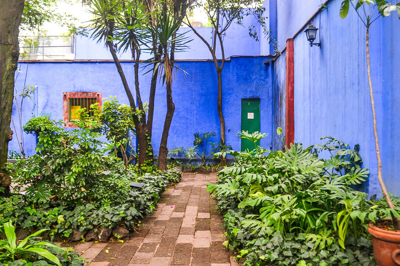 blue exterior of the Frida Kahlo Museum in Mexico City.